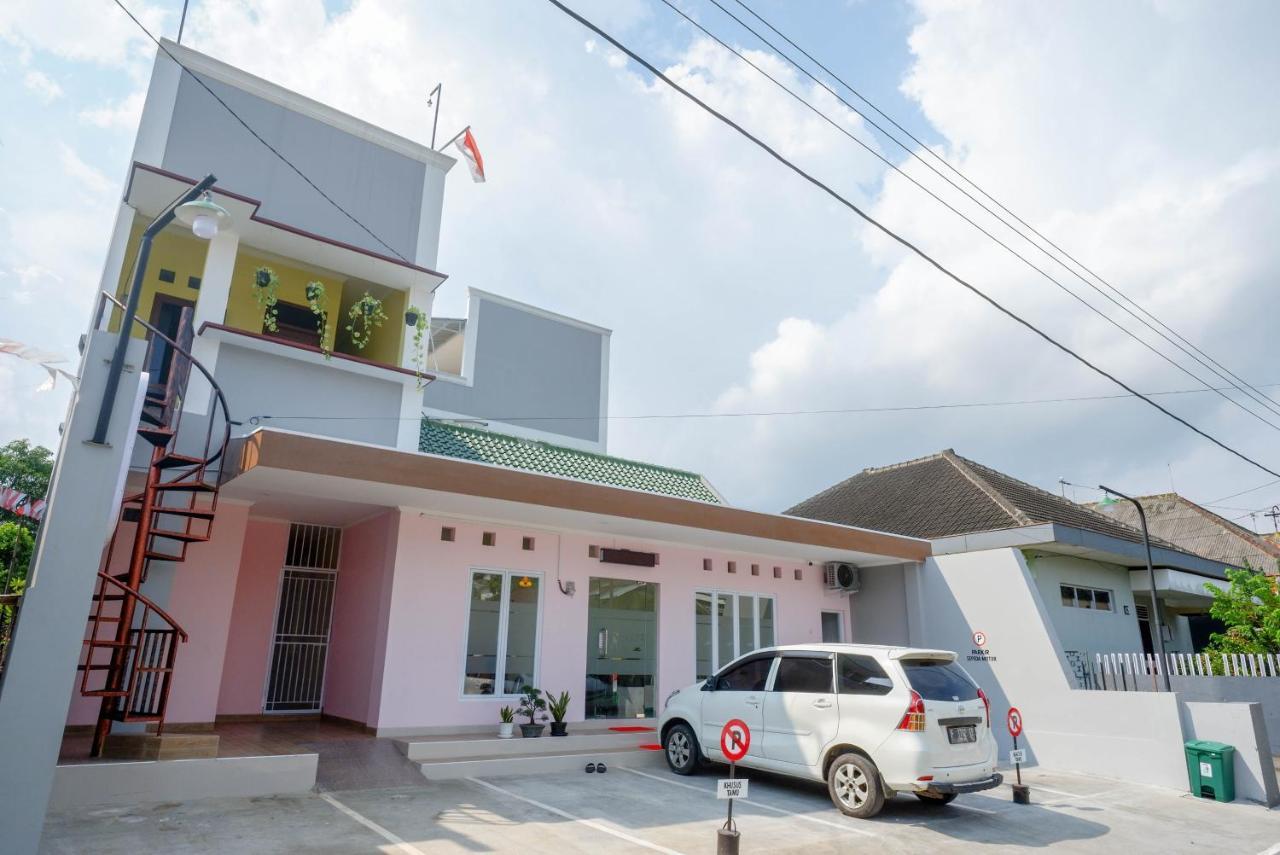 Reddoorz Near Rita Supermall Purwokerto 2 Eksteriør billede