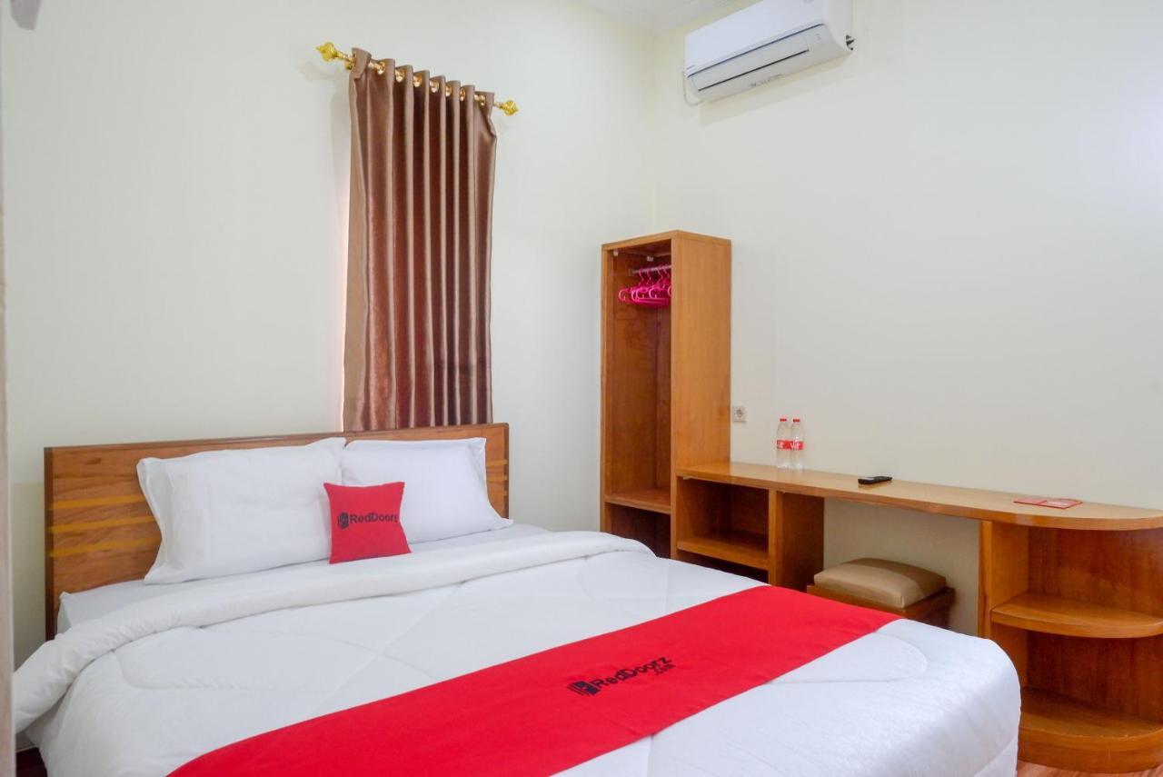 Reddoorz Near Rita Supermall Purwokerto 2 Eksteriør billede