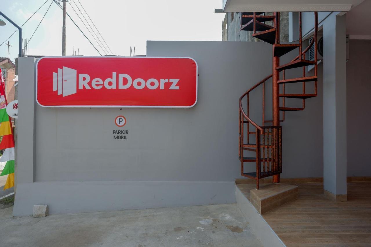 Reddoorz Near Rita Supermall Purwokerto 2 Eksteriør billede