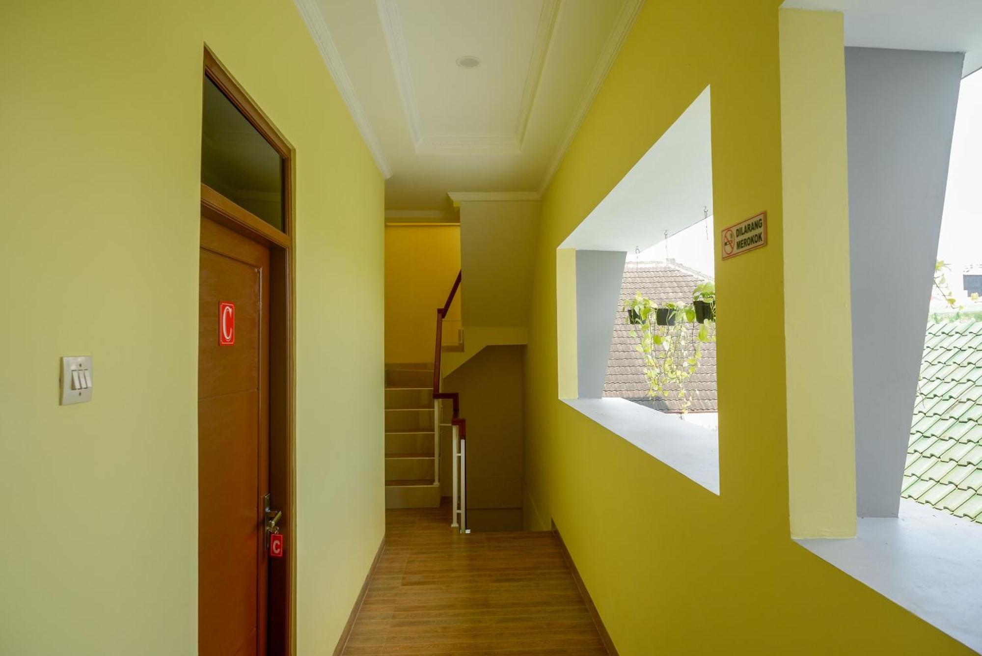Reddoorz Near Rita Supermall Purwokerto 2 Eksteriør billede