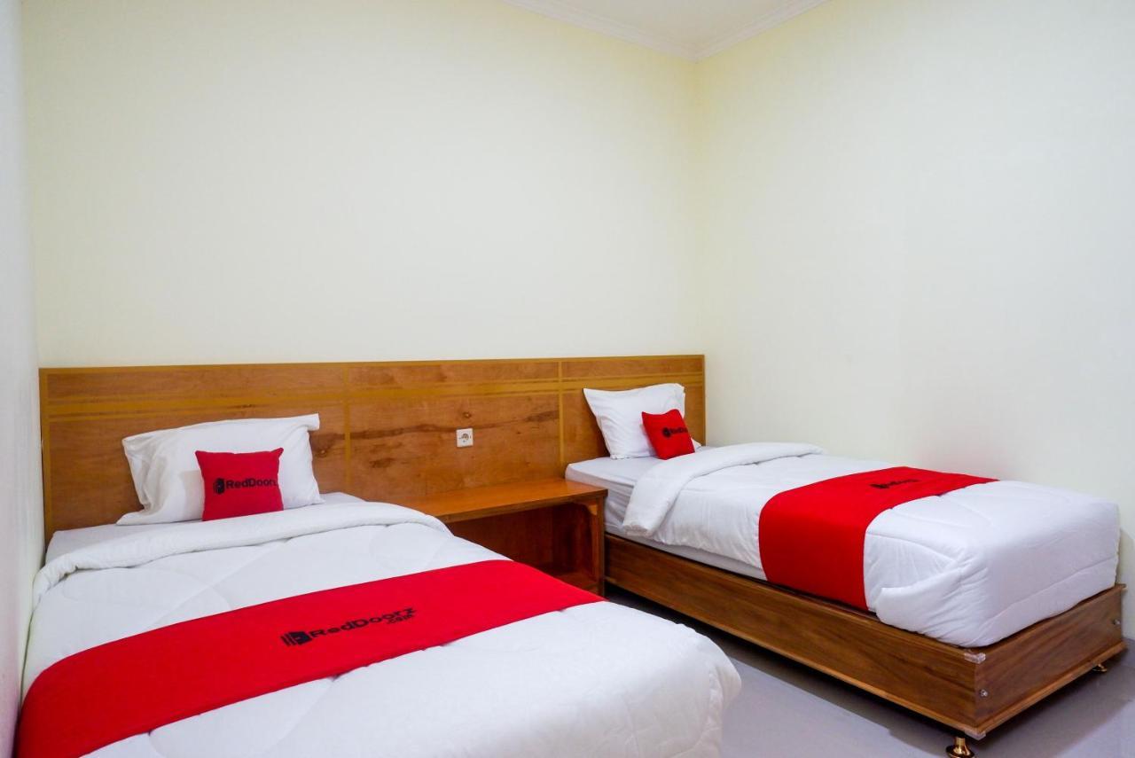 Reddoorz Near Rita Supermall Purwokerto 2 Eksteriør billede