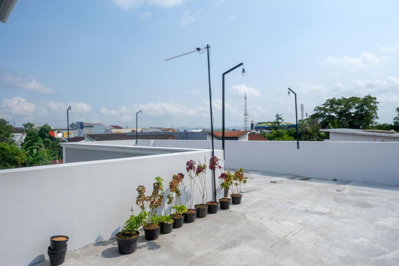 Reddoorz Near Rita Supermall Purwokerto 2 Eksteriør billede