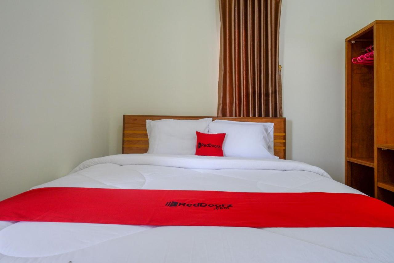 Reddoorz Near Rita Supermall Purwokerto 2 Eksteriør billede