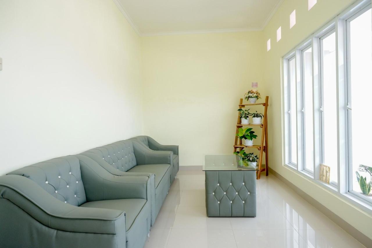 Reddoorz Near Rita Supermall Purwokerto 2 Eksteriør billede