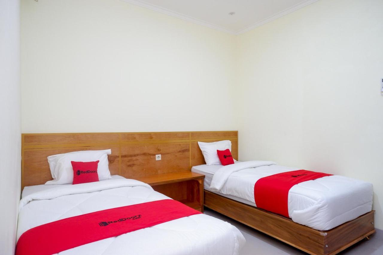 Reddoorz Near Rita Supermall Purwokerto 2 Eksteriør billede